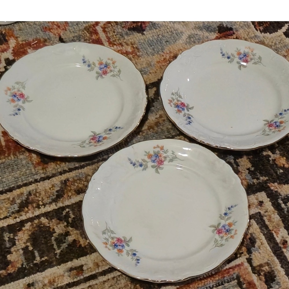 Wawel Poland Porcelain dresden 7.5"Plates Set of 3 Scalloped Gold Trim Vintage